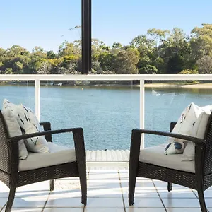 https://20-noosa-parade.queenslandhotels.net