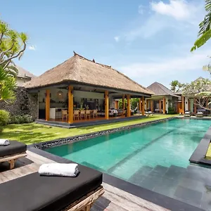 https://villa-wolfe.ubudhotelsnow.com